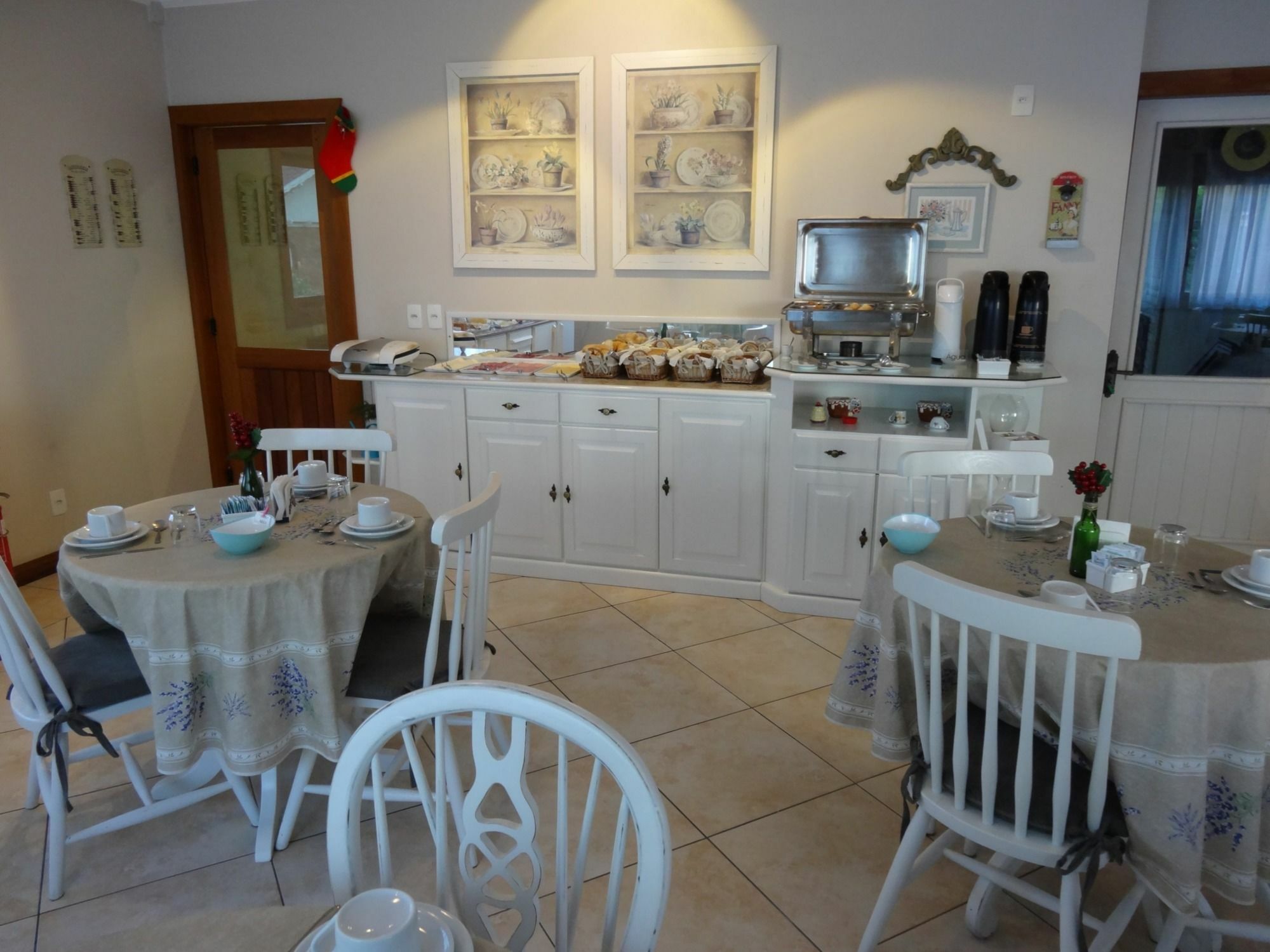 Petit Hotel Provence Gramado Bagian luar foto